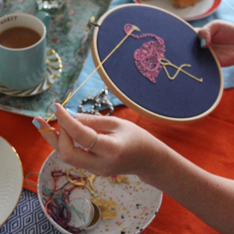 Flamingo Embroidery Kit, Craft Kit for Beginners, Paisley Hoop Art, Modern Needlework Set, Animal Lovers Gift, DIY embroidery pattern image 7
