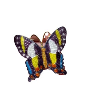 Vintage 1950s Butterfly Brooch – Beijing Souvenir. Spilla souvenir Pechino con smalti policromi