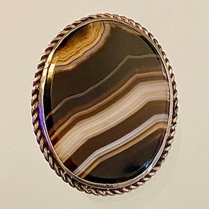 Silver and agate brooch