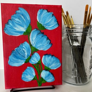 Blauwe bloemen acrylschilderij: rode abstracte bloemenkunst