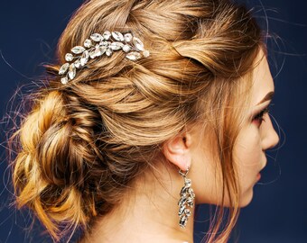Elegant bridal headpin and earrings with rhinestones
