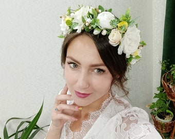 Girl's flower crown with pearls Bridal flower crown Spring flower crown Floral hair wreath Peony wreath Bohemian flower crown Peony crown