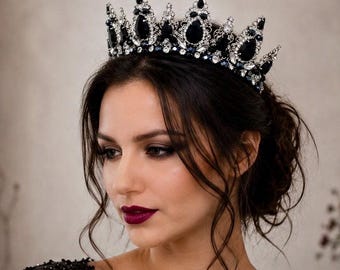 Corona da sposa gotica nera, tiara da sposa vampira, corona di cristallo viola, copricapo da regina oscura, accessorio per capelli da sposa gotica