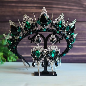 Gothic wedding crown with thorns Witches black crown in the Gothic style, black crown, Gothic tiara, Black and red tiara, Halloween crown image 8