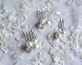 Small wedding hair pins with big pearls