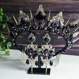 Gothic wedding crown with thorns Witches black crown in the Gothic style, black crown, Gothic tiara, Black and red tiara, Halloween crown