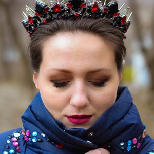 Gothic wedding crown with thorns Witches black crown in the Gothic style, black crown, Gothic tiara, Black and red tiara, Halloween crown image 5