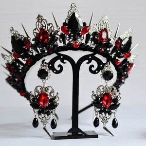 Gothic wedding crown with thorns Witches black crown in the Gothic style, black crown, Gothic tiara, Black and red tiara, Halloween crown image 4