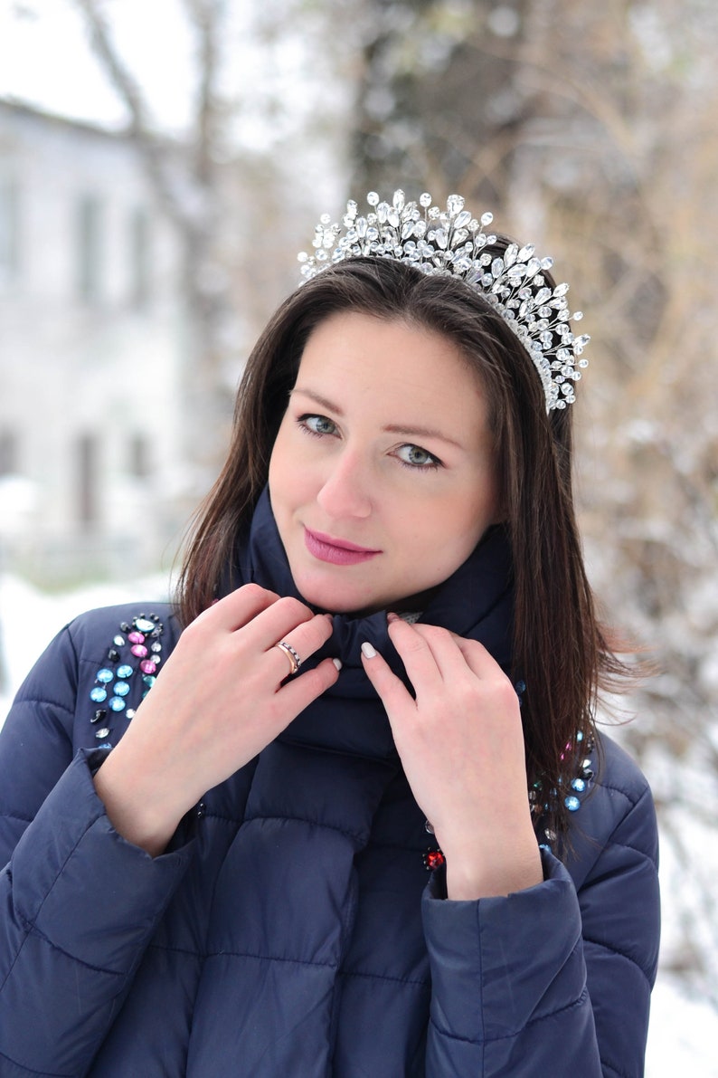 Luxurious wedding tiara made of rhinestones and crystal beads, child crystal tiara, rhinestones bridal tiara, wedding rhinestones crown. image 5