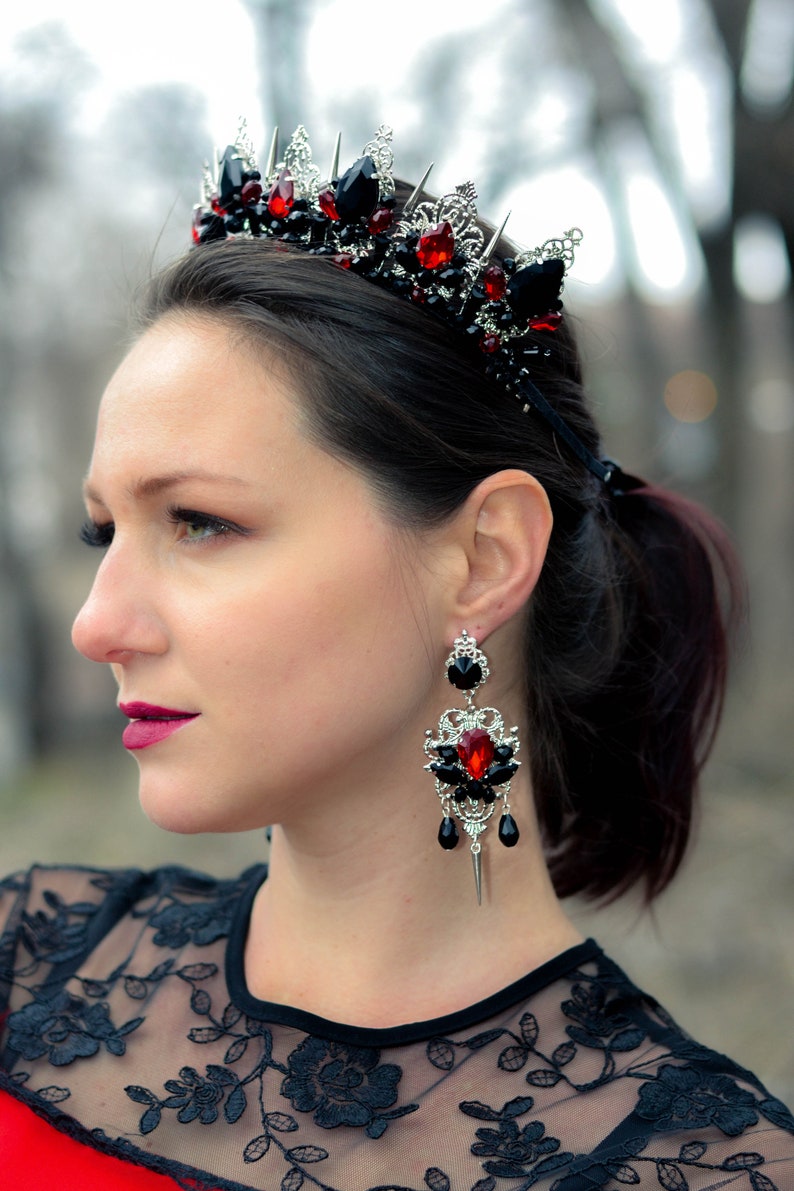 Gothic wedding crown with thorns Witches black crown in the Gothic style, black crown, Gothic tiara, Black and red tiara, Halloween crown image 6