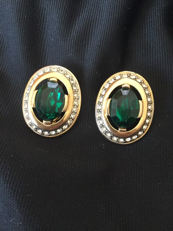 Green stone earrings clip on VTG Rhinestones Signe