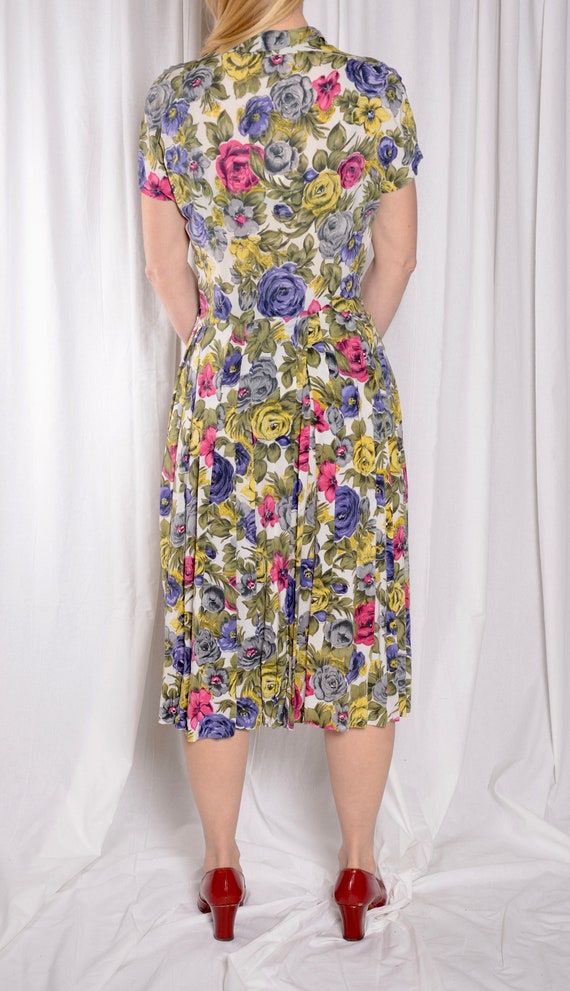 Stunning 1940s Rose print silk dress,  30” waist,… - image 4