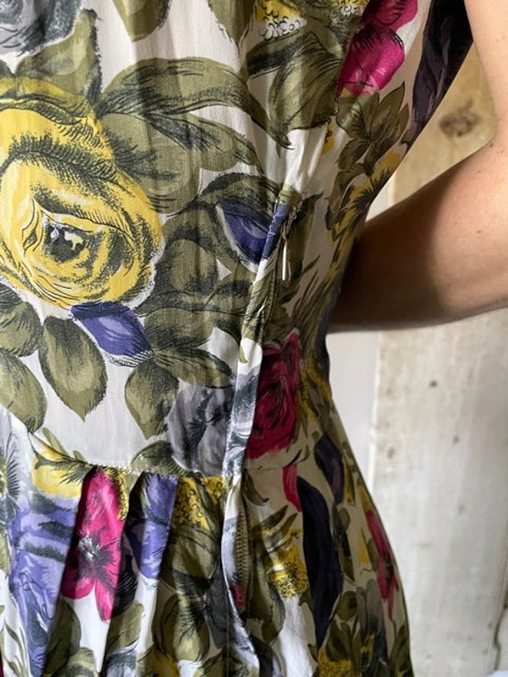 Stunning 1940s Rose print silk dress,  30” waist,… - image 8