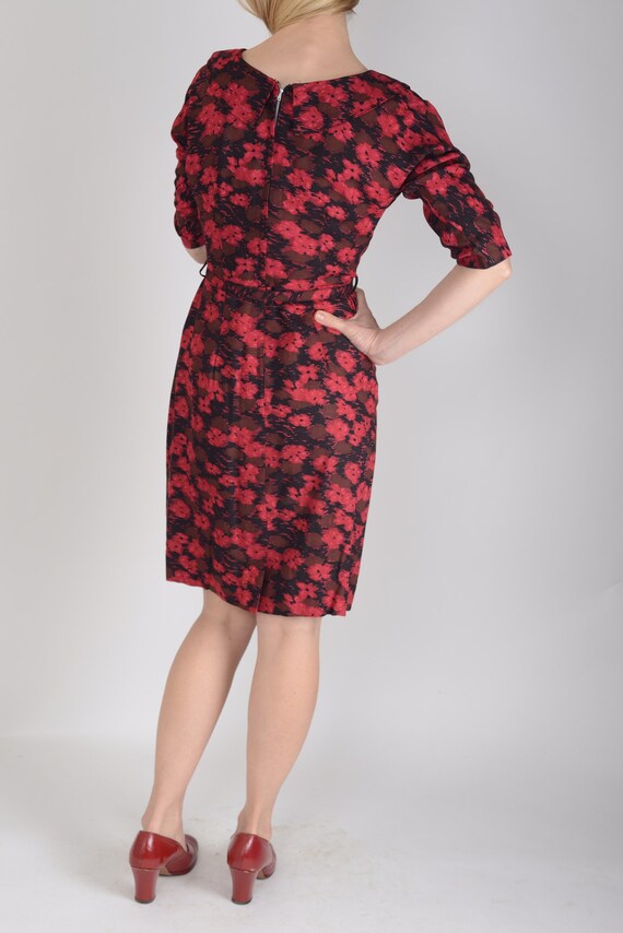 1950s Floral print wiggle bombshell cocktail dres… - image 4