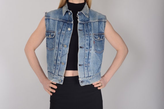 levis cut off denim jacket