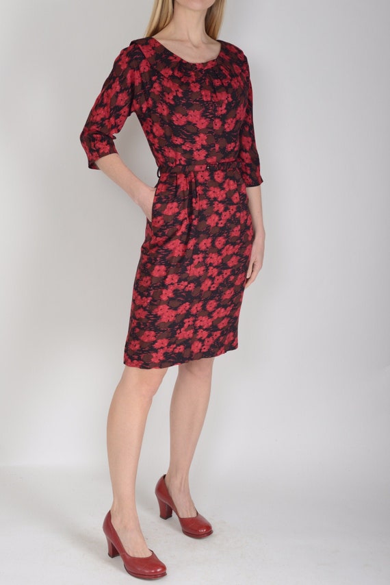 1950s Floral print wiggle bombshell cocktail dres… - image 1