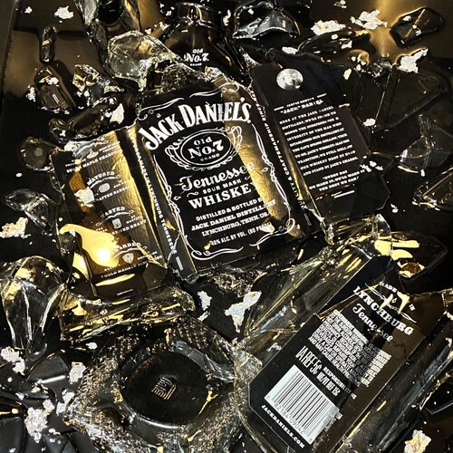 ジャックダニエル ウイスキー クラッシュボトルアート 18インチ x 20