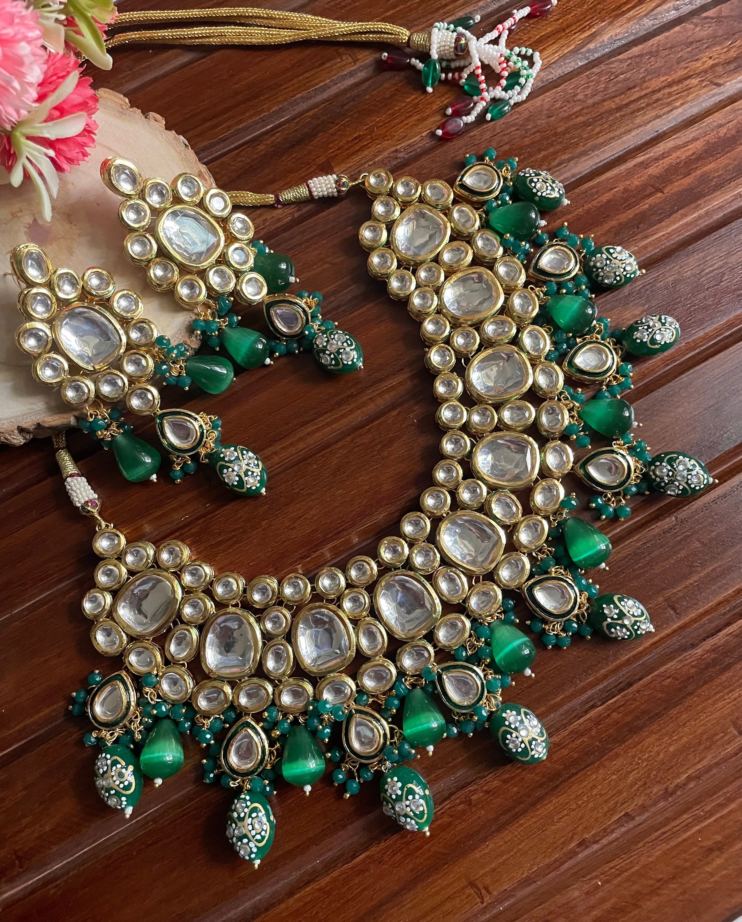 GREEN UNCUT KUNDAN POLKI & PEARL SEMI BRIDAL NECKLACE SET – Sanvi Jewels