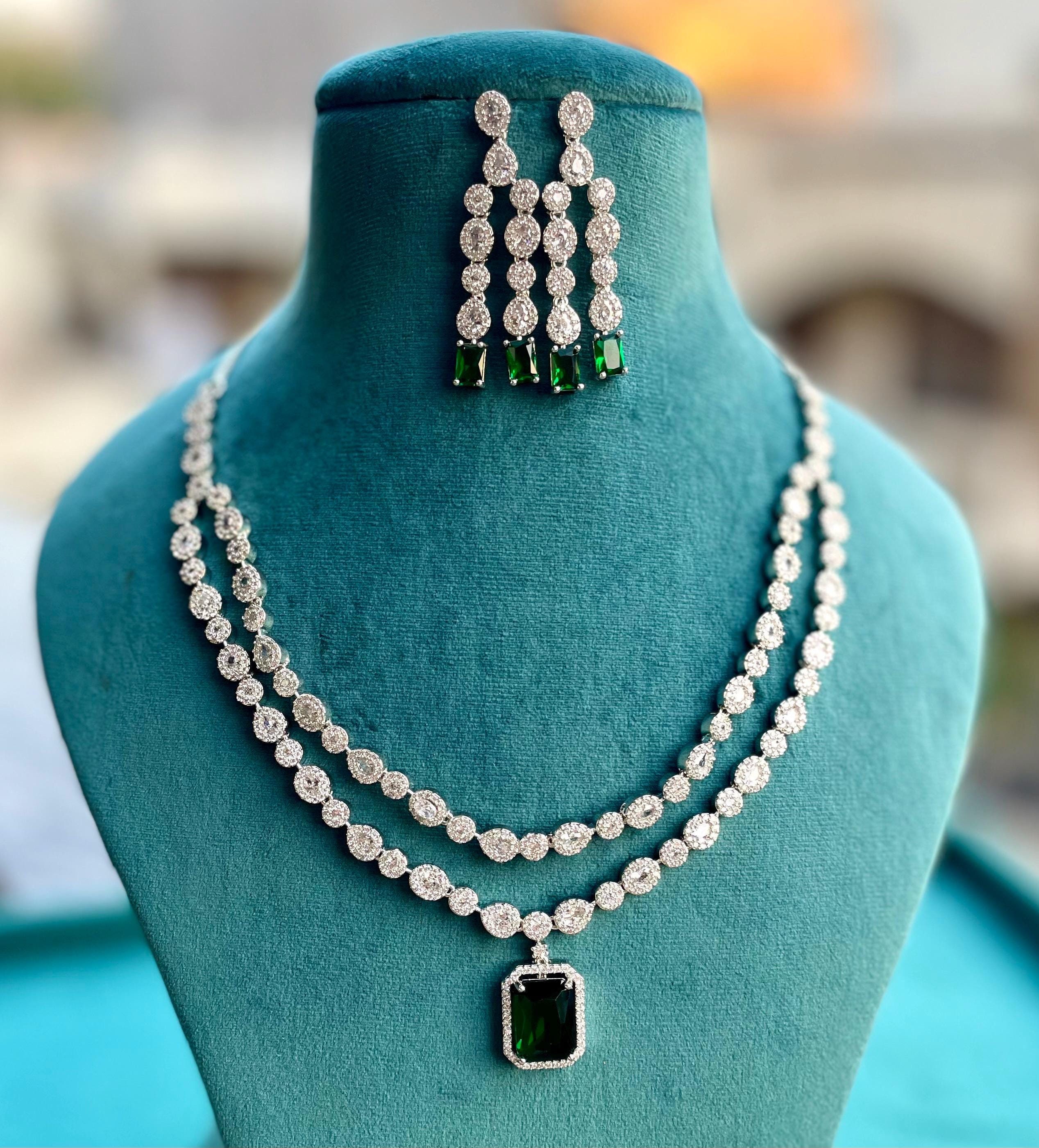 AVA Smaragdgrün American Diamond High Quality Anhänger Halskette und Ohrringe, indischer Brautschmuck, Cz Zirkon, grüne Farbe Schmuck