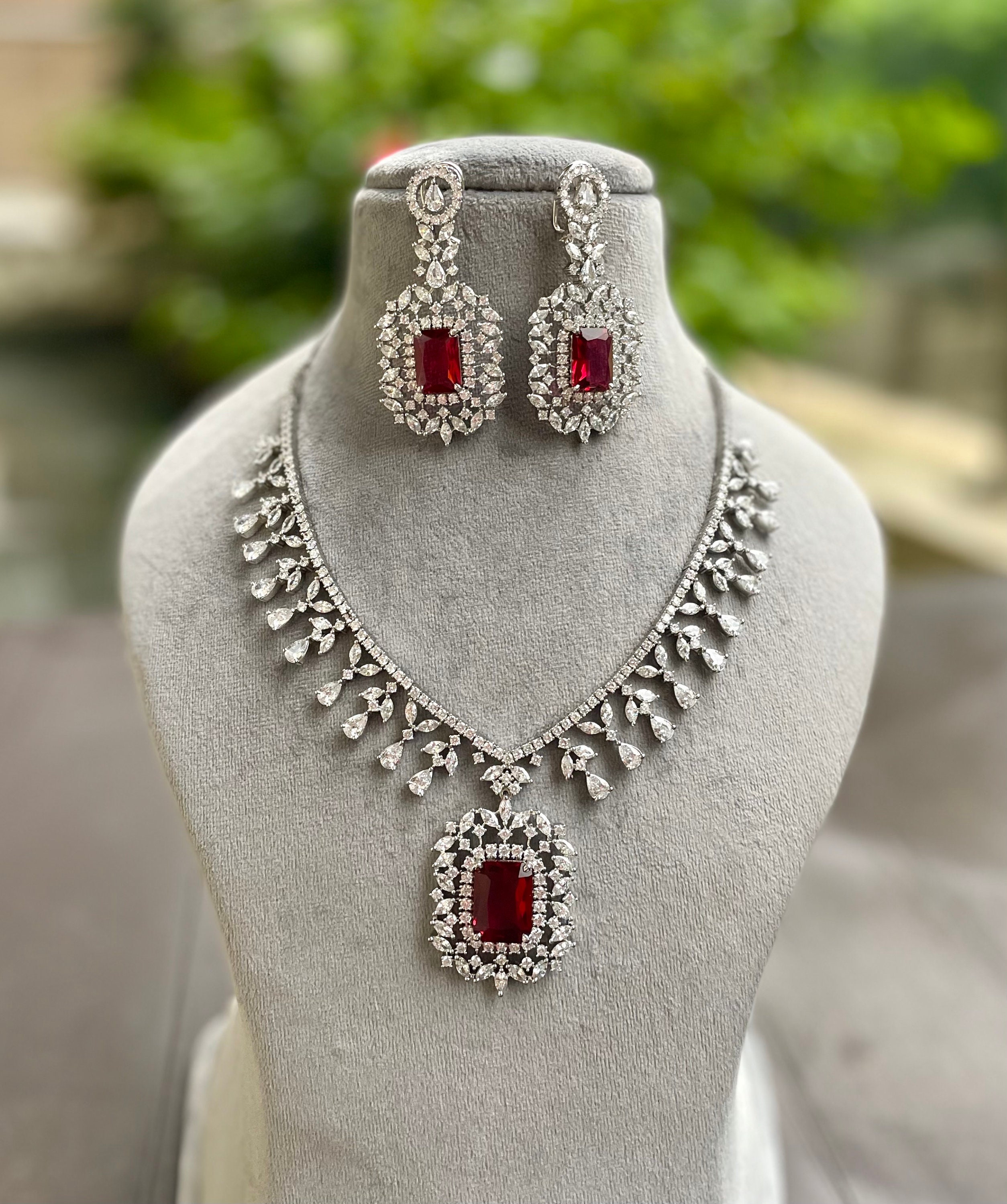 アリア・バット風エメラルドグリーンダブレットペンダントセット