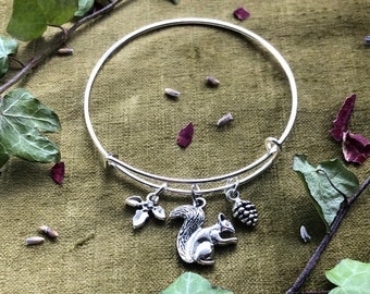 Squirrel Bracelet Pine Cone and Holly Expanding Charm Bangle -  Festive Wildlife Jewellery - Christmas Charm Bracelet - Squirrel Lover Gift