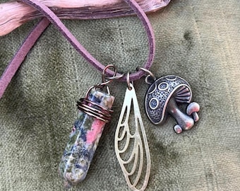 Goblincore Necklace, Moss Unakite Insect Wing & Mushroom Bronze Swampcore Aesthetic Charm Necklace Pendant, Fairy Goblin Fae Jewellery Gift