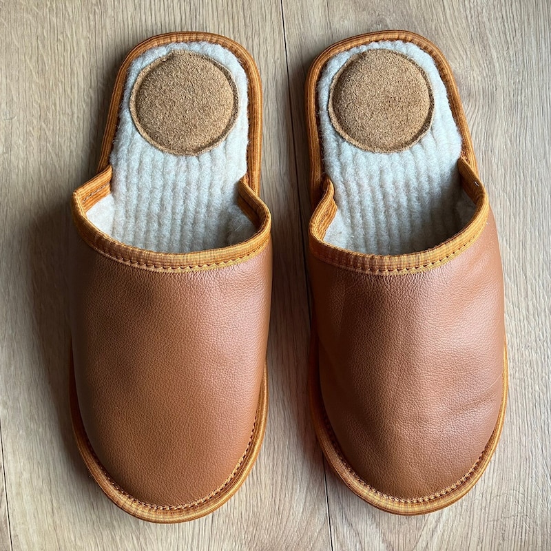 buy leather slippers online