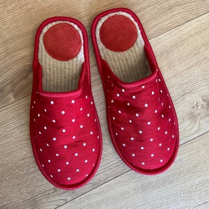 Rode pantoffels met witte stippen voor dames