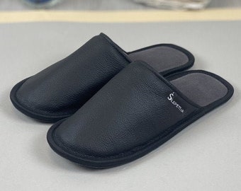 2019 New Home Shoes Men Pantoffels Heren Lightweight Anti Slip Slippers  Summer Fashion Sleepers Men Outdoor Slippers Mens Slides|Flip Flops| -  AliExpress