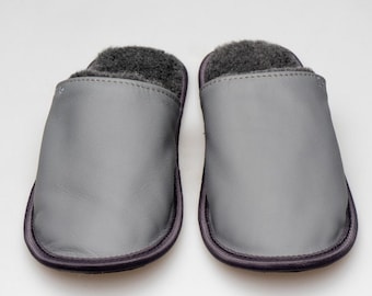 Gray leather slippers for women with black merino wool, closed toe