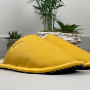 Yellow slippers with wool for men