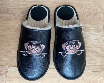 Embroidered Pug slippers for men in black leather and wool