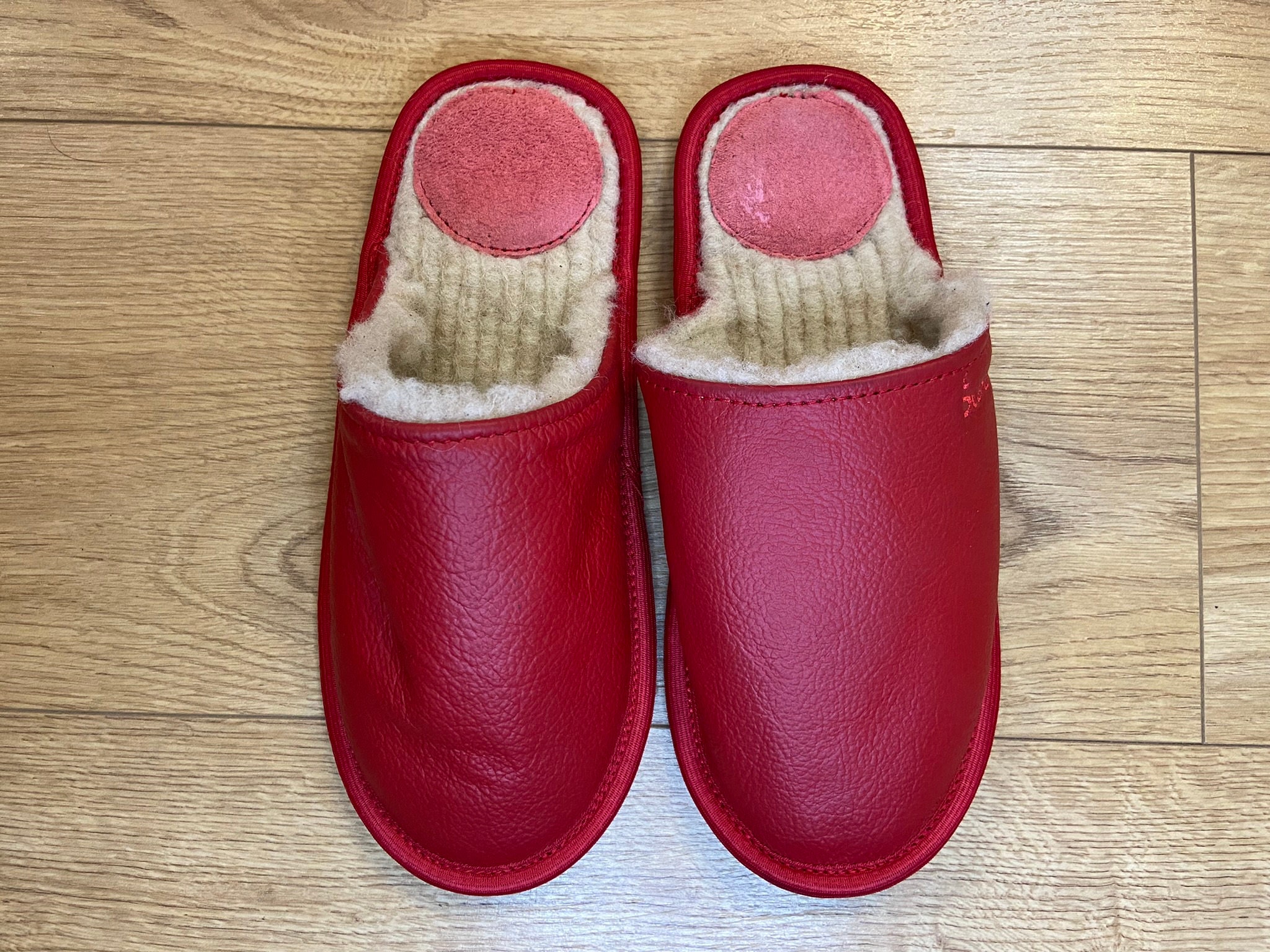 Handmade Red Leather Slippers: Merino Wool Women display picture 3