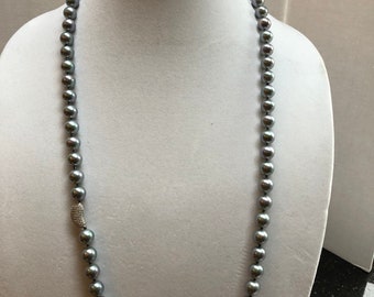 long gray pearl necklace, pearl and crystal necklace, classic long pearl necklace, statement pearl necklace, long beaded necklace,