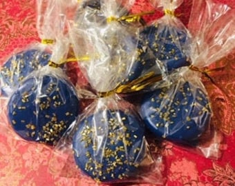 Blue Gold Chocolate Dipped Covered Oreos, Blue Gold Candy Table, Blue Gold Wedding Favors, Blue Gold Desserts, Blue Gold Cookies, Blue Treat