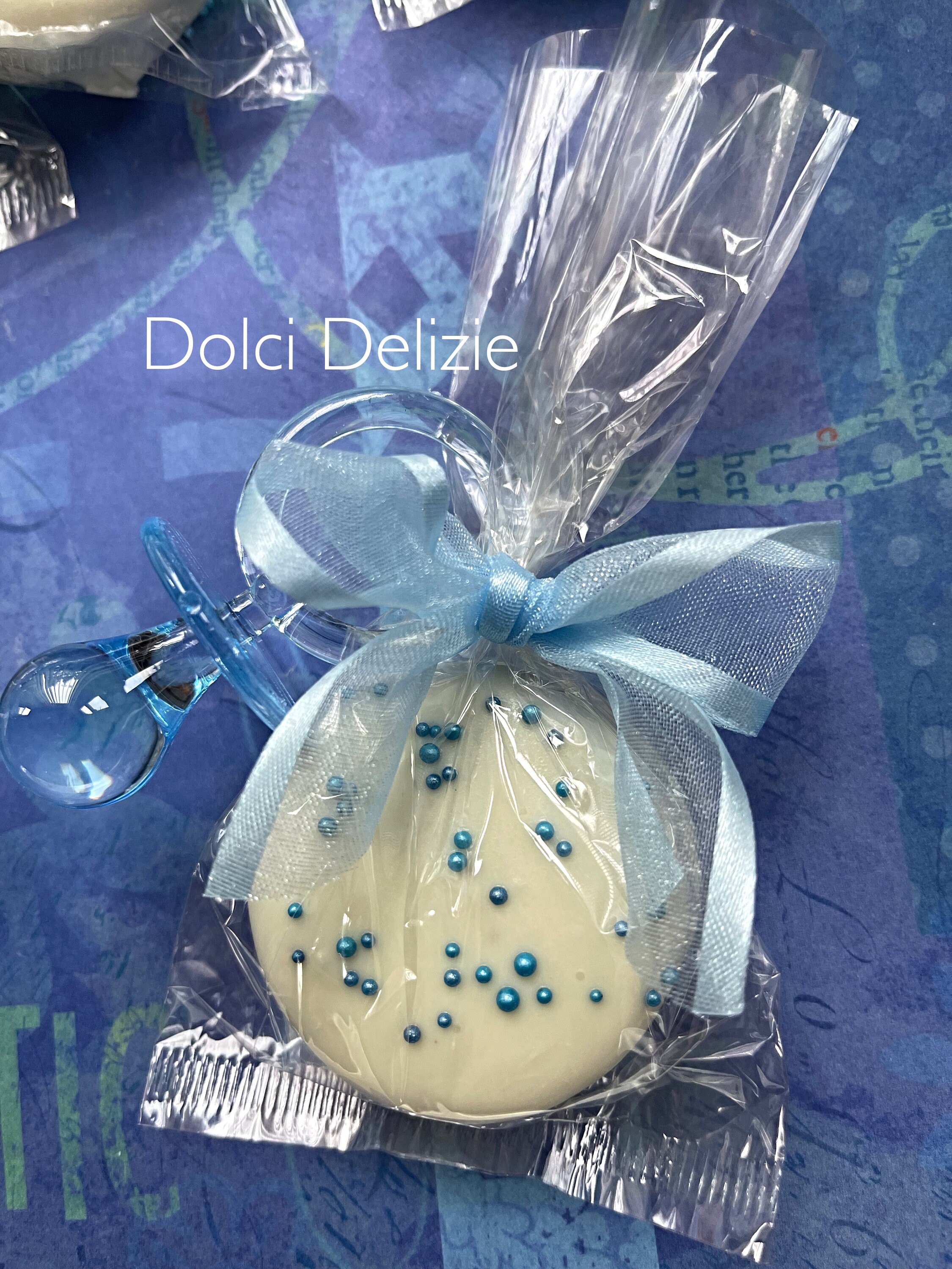 Blue Chocolate Dipped Oreos with Pacifier, Baby Boy Shower Favors, Boys Binky Oreos, Paci Oreos, White and Blue Oreos, Boys Blue Treats