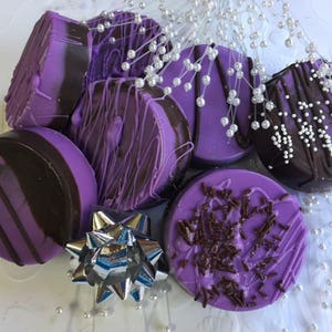 Purple Oreos, Purple Chocolate Covered/Dipped Oreo Cookies, Purple Cookies, Purple Candy Dessert Buffet, Purple Desserts, Purple Treats