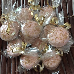 Pink Gold Oreo, Pink Gold Chocolate Covered Oreos, Girls Pink Baby Shower, Pink Gold Desserts, Pink Gold Cookies, Sweet 16 Party