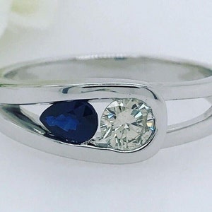Blue Sapphire Pear & Round Cut Diamond Ring, Two Stone Toi Et Moi Ring, 14K Gold Split Shank Ring, Engagement Proposal Ring, Valentine Gift