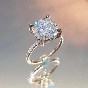 Kussen met rond geslepen moissaniet diamanten trouwring, solitaire accenten halo set verlovingsring voor dames, jubileumcadeau voor vrouw