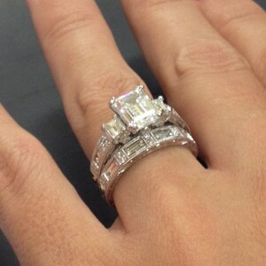 Stunning Emerald With Baguette Cut Moissanite Diamond Ring Set, Stackable Engagement Ring Set, Wedding Bridal Stackable Ring Set for Womens