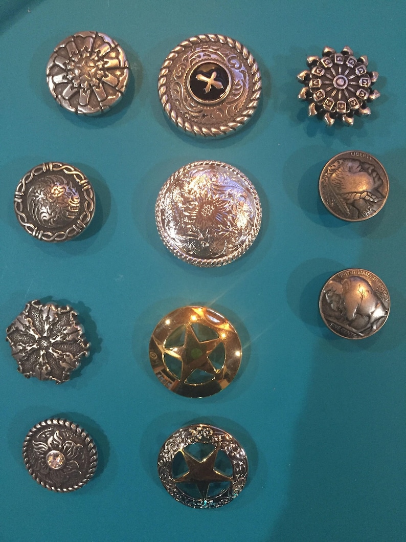 If you would like a concho added for detail, please pick from these options.