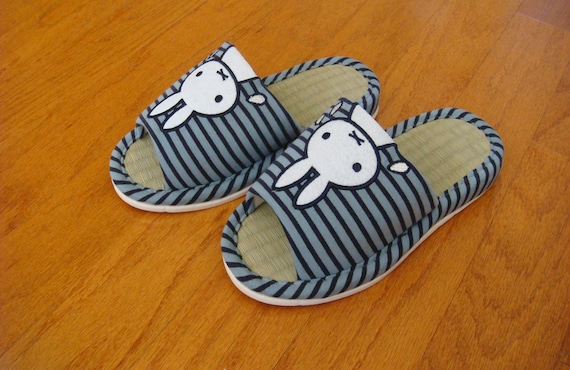 women's house slippers wide width