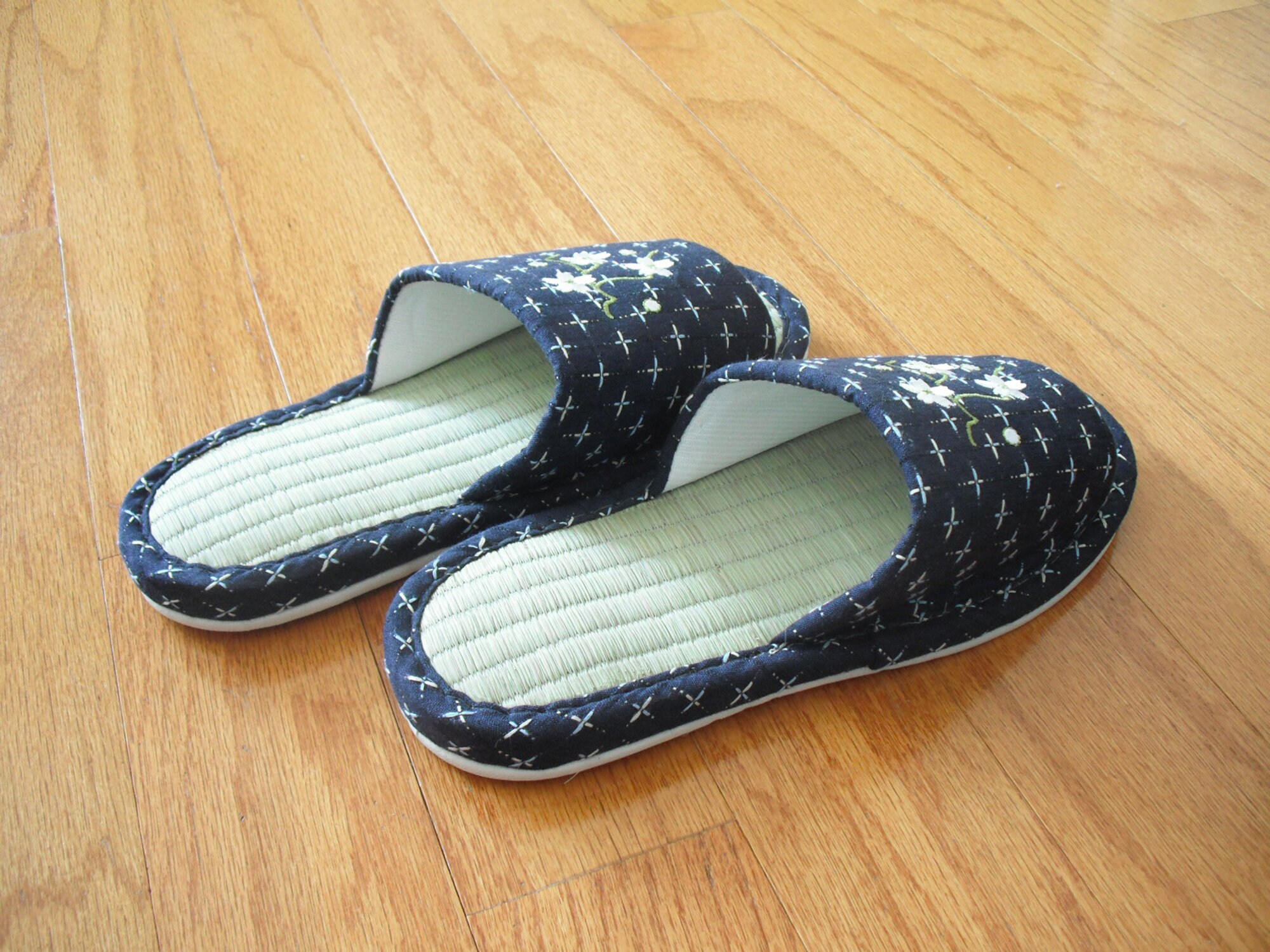 Japanese bamboo best sale slippers