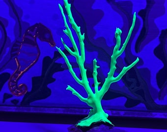 Green Glow in the Dark Resin Coral Reef Fish Tank Ornament - Ultraviolet Fake Aquarium Terrarium Luminous Decor