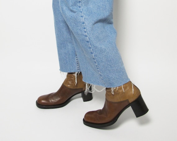 Vic Matié 90s ankle boots / block heel square toe