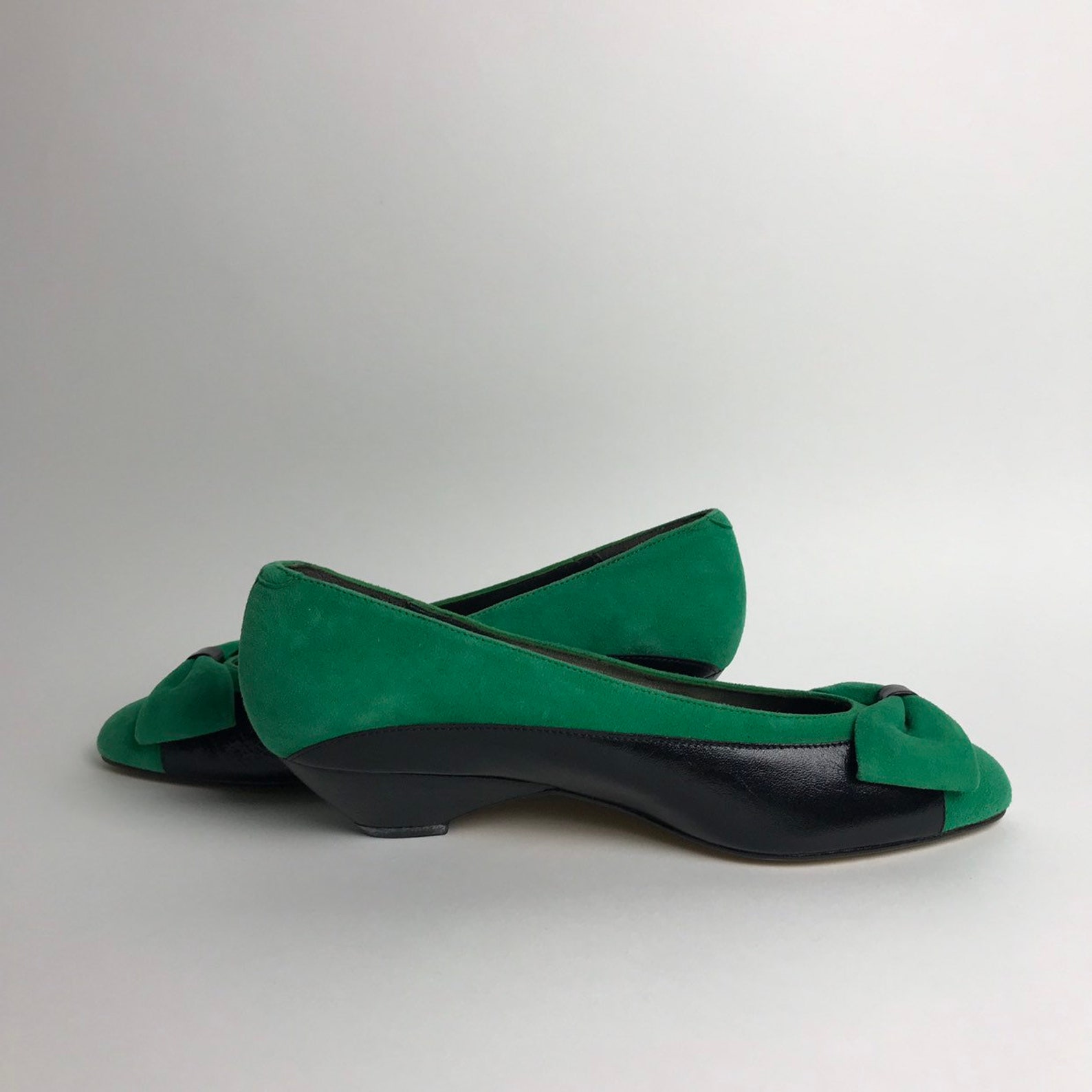 vintage pumps / pointed toe flats / vintage shoes / bow shoes / bow pumps / plack pumps / green pumps / leather ballet flats / s vintage pumps / pointed toe flats / vintage shoes / bow shoes / bow pumps / plack pumps / green pumps / leather ballet flats / s