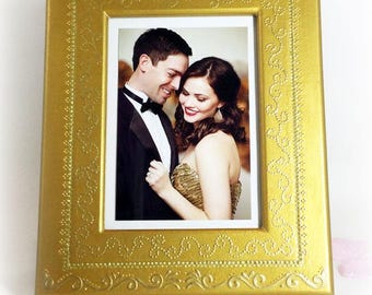 Cadre photo de mariage doré : présentoir photo orné, cadeau pour couple