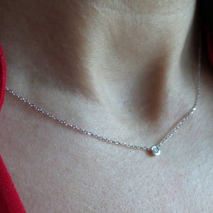 Diamond Necklace / 14k Gold Diamond Necklace / Floating Diamond Necklace / Solitaire Diamond Necklace / Diamond Bezel Necklace / Dainty imagem 4