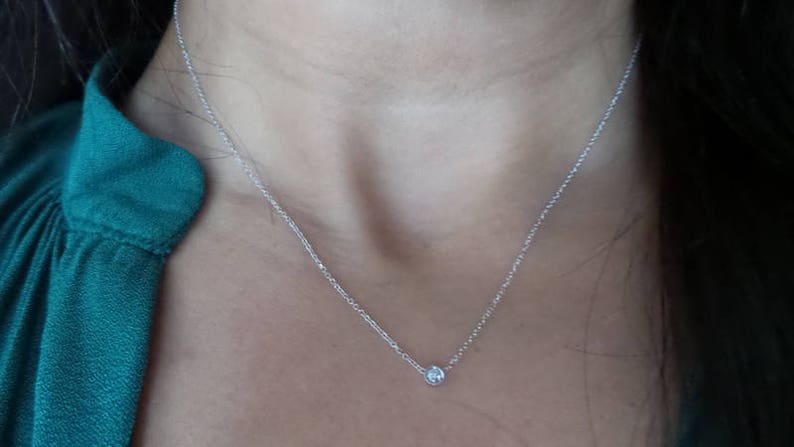Diamond Necklace / 14k Gold Diamond Necklace / Floating Diamond Necklace / Solitaire Diamond Necklace / Diamond Bezel Necklace / Dainty imagem 8